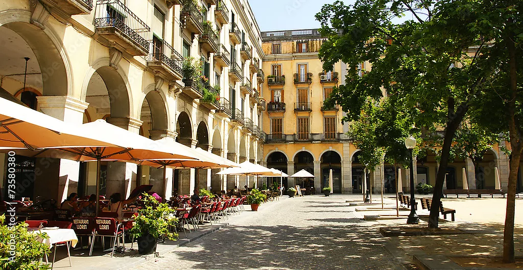 Rent a comfortable room in the heart of Girona!